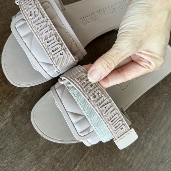 Christian Dior - Dio(r)evolution Slide - Picture 4 of 6